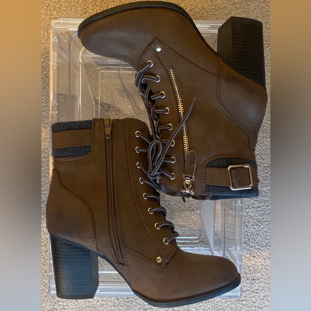 High heeled Guess Booties
